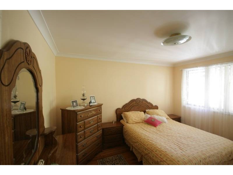 24 Beatus Street, Unanderra NSW 2526