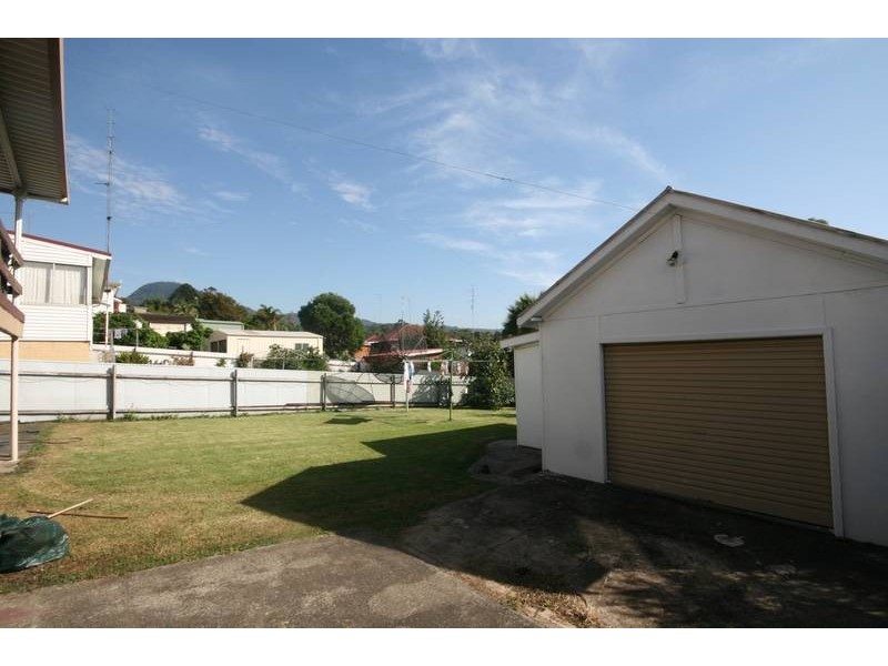 24 Beatus Street, Unanderra NSW 2526