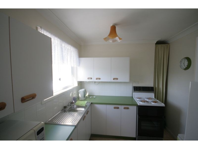 2/208 Farmborough Road, Farmborough Heights NSW 2526