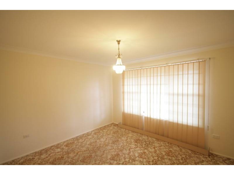 35 Edmund Ave, Figtree NSW 2525