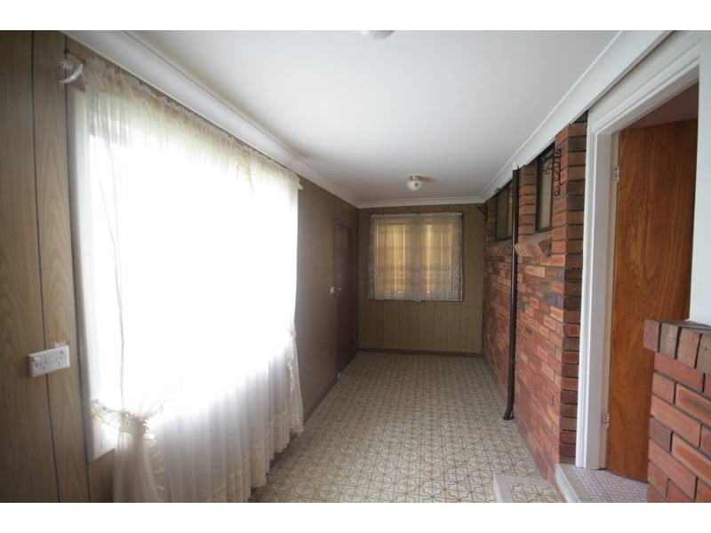 35 Edmund Ave, Figtree NSW 2525