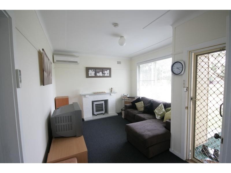 12 Carr Parade, Unanderra NSW 2526