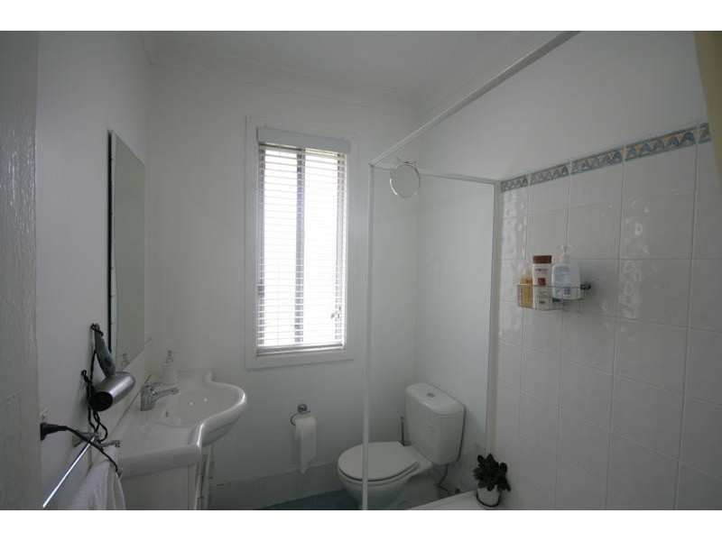 12 Carr Parade, Unanderra NSW 2526