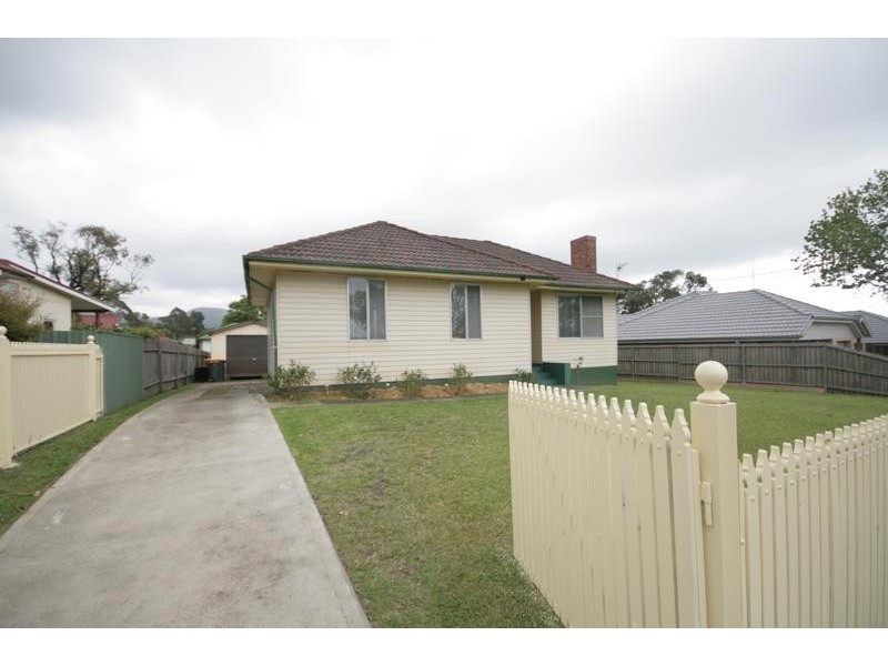 12 Carr Parade, Unanderra NSW 2526