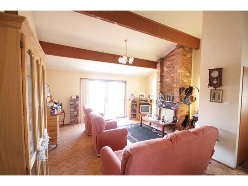 2 Kooranga Crescent, Cordeaux Heights NSW 2526