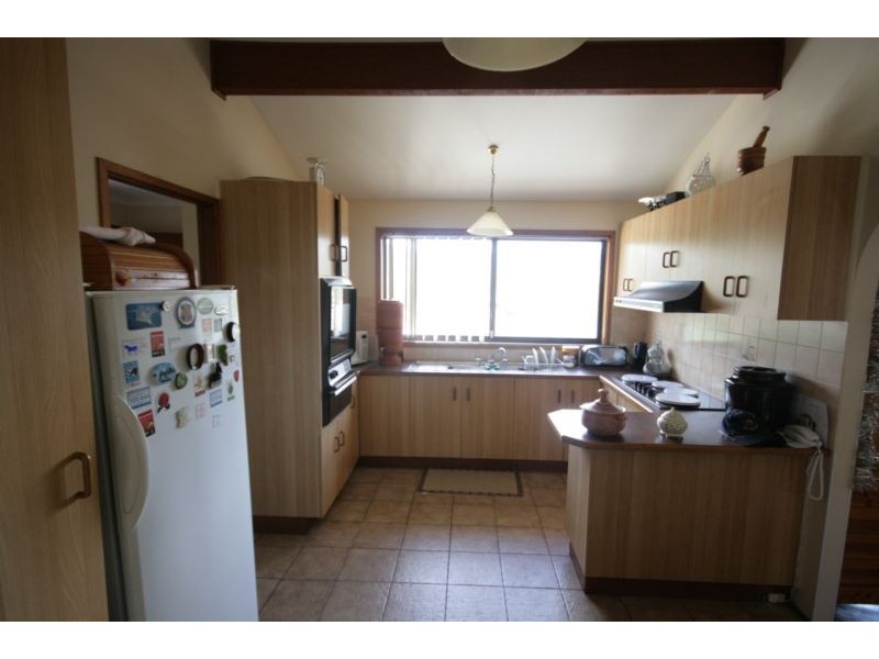 2 Kooranga Crescent, Cordeaux Heights NSW 2526