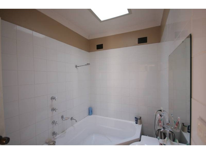 35 Rickard Road, Unanderra NSW 2526