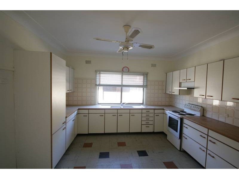 25 First Ave North, Warrawong NSW 2502