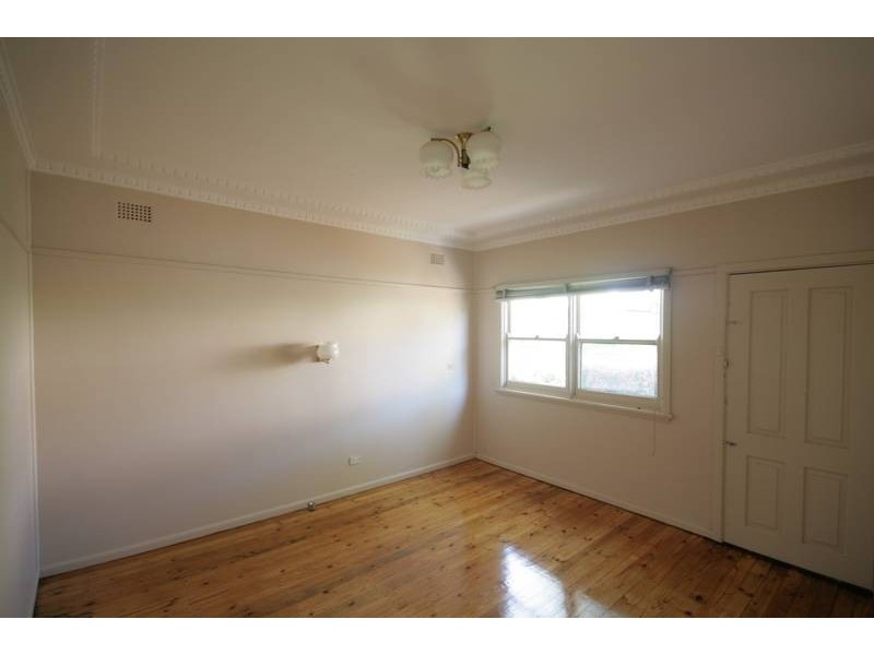 25 First Ave North, Warrawong NSW 2502