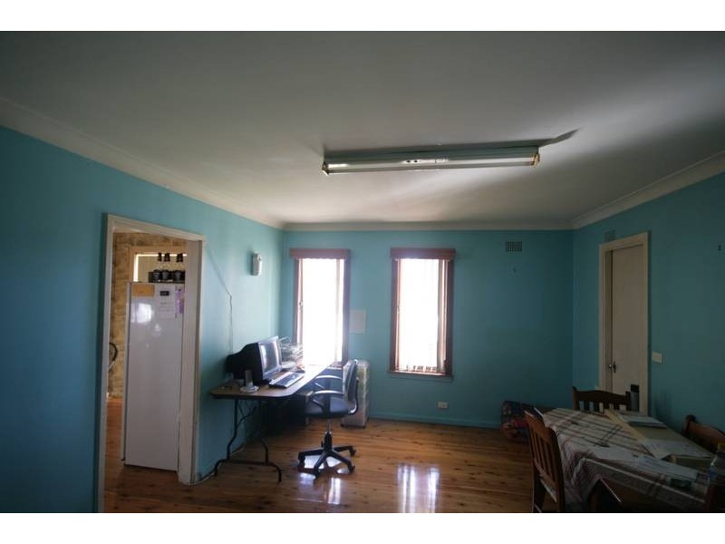 2 Mealing Ave, Mount Warrigal NSW 2528