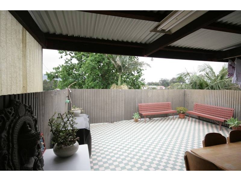 38 Beatus Street, Unanderra NSW 2526