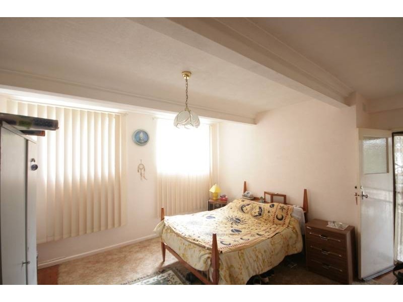 38 Beatus Street, Unanderra NSW 2526
