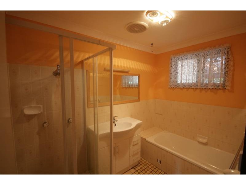 203 Waples Road, Farmborough Heights NSW 2526