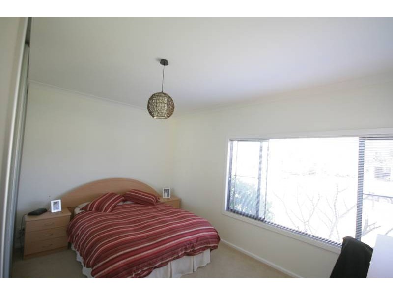 20 Albert Street, Unanderra NSW 2526