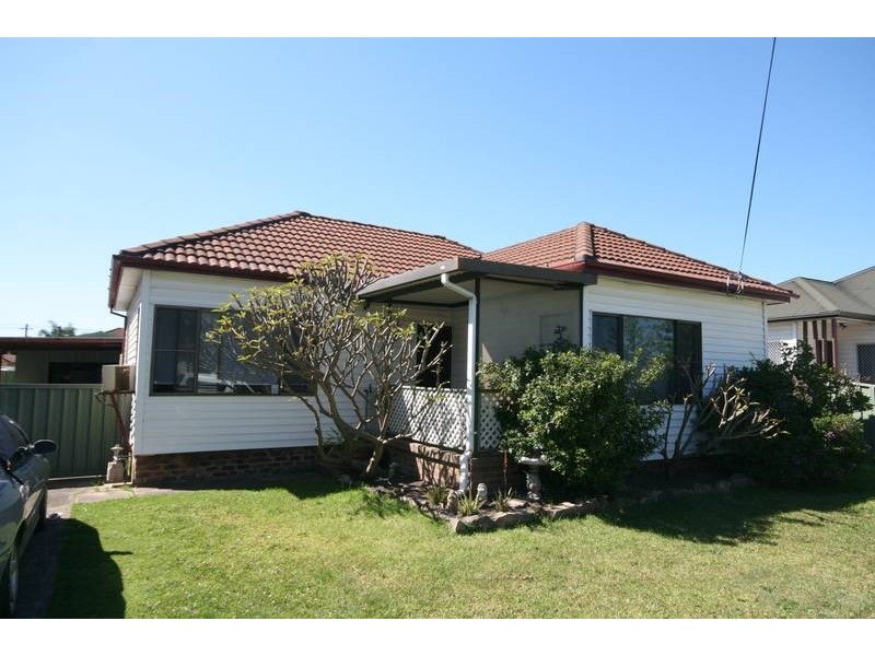 20 Albert Street, Unanderra NSW 2526