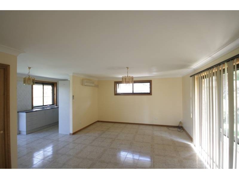 85 Stanley Ave, Farmborough Heights NSW 2526