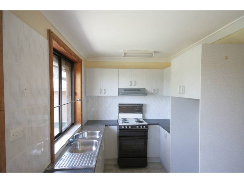 85 Stanley Ave, Farmborough Heights NSW 2526