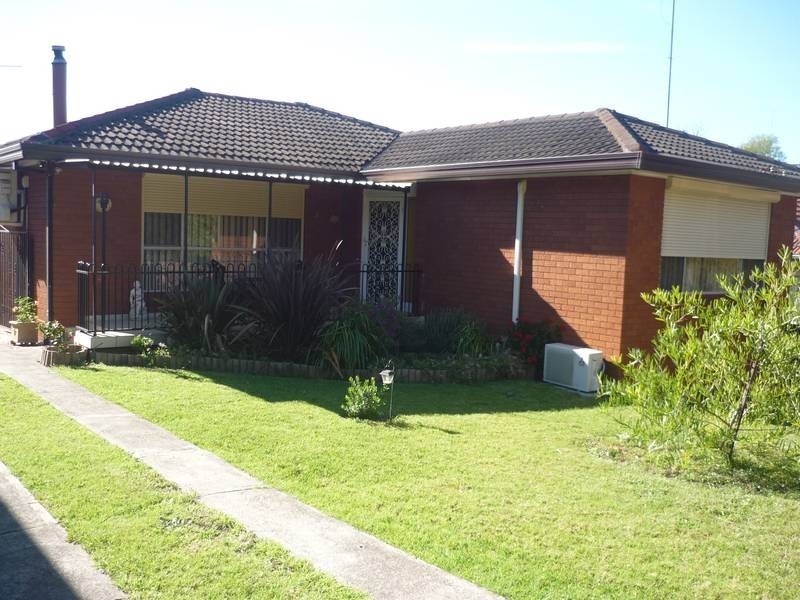 67 Lake Heights Road, Lake Heights NSW 2502