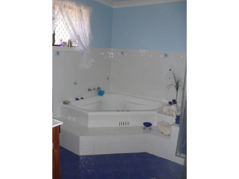 67 Lake Heights Road, Lake Heights NSW 2502