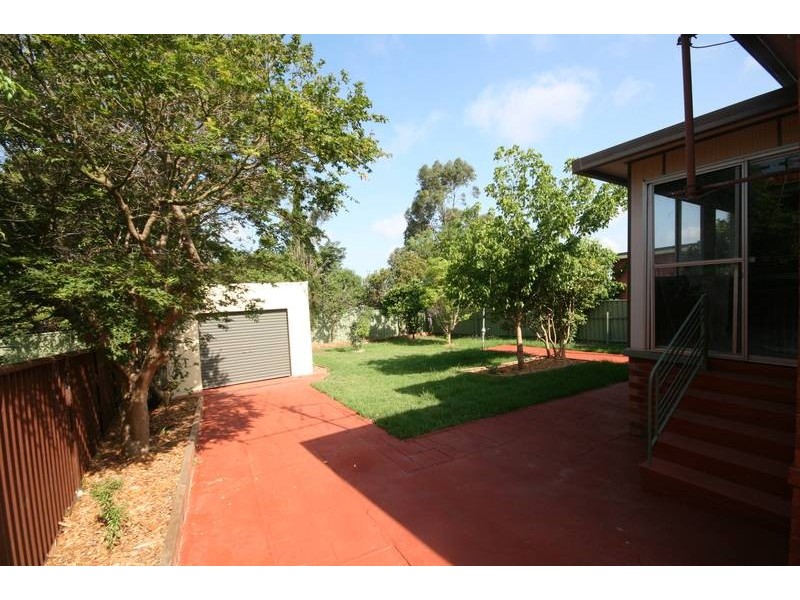 9 St Georges Ave, Figtree NSW 2525