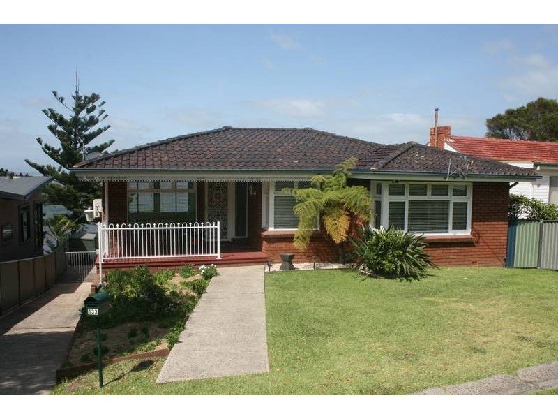 133 Northcliffe Drive, Lake Heights NSW 2502