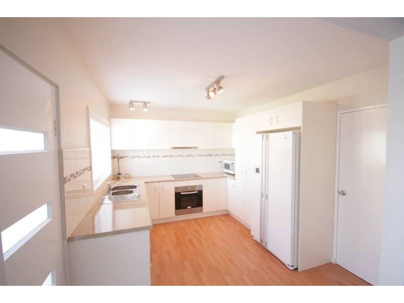 133 Northcliffe Drive, Lake Heights NSW 2502