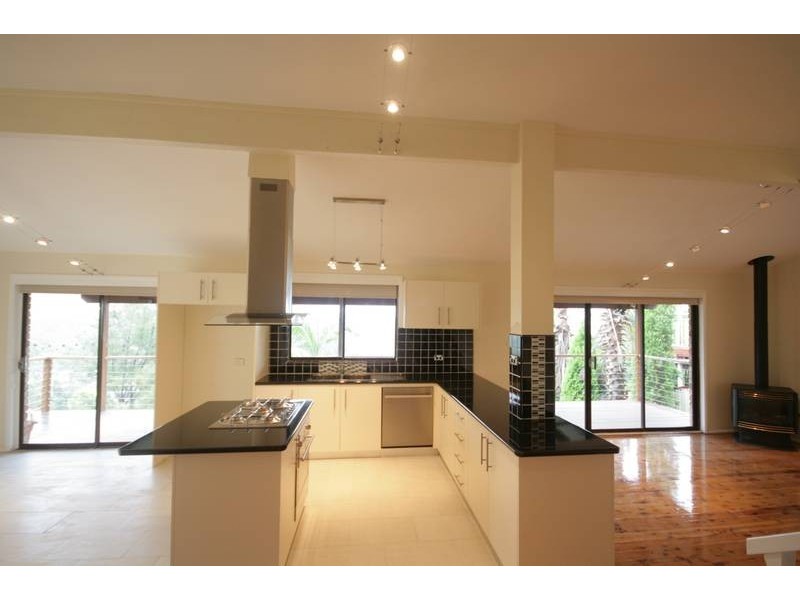 16 Ashley Avenue, Farmborough Heights NSW 2526