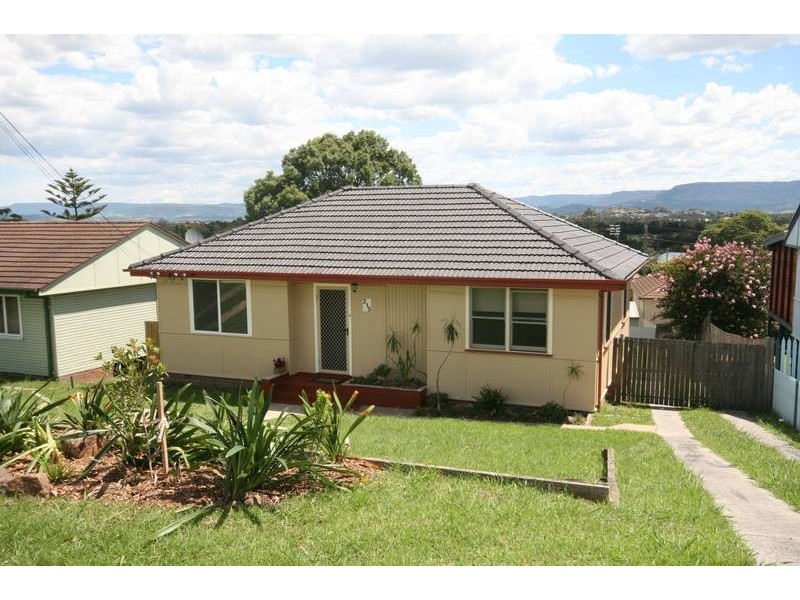 215 Northcliffe Drive, Berkeley NSW 2506