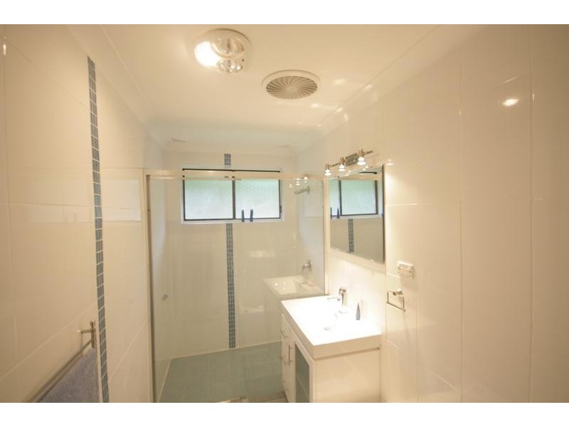16 Ashley Avenue, Farmborough Heights NSW 2526