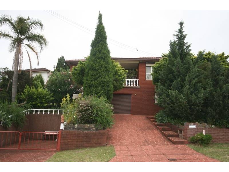 70 Beatus Street, Unanderra NSW 2526