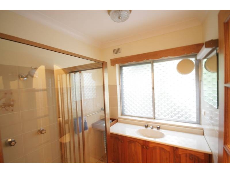 70 Beatus Street, Unanderra NSW 2526