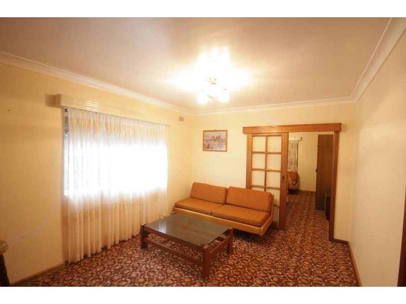 70 Beatus Street, Unanderra NSW 2526