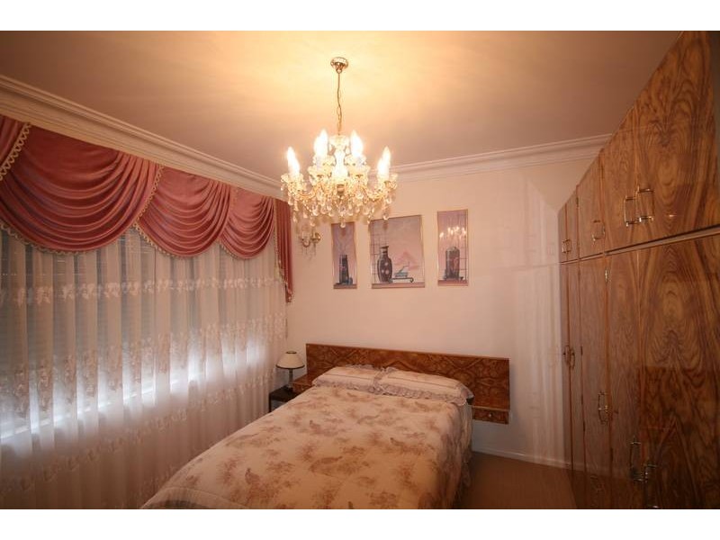 70 Beatus Street, Unanderra NSW 2526