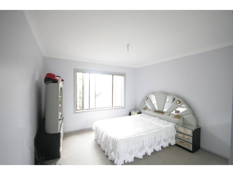 61 Iola Ave, Farmborough Heights NSW 2526