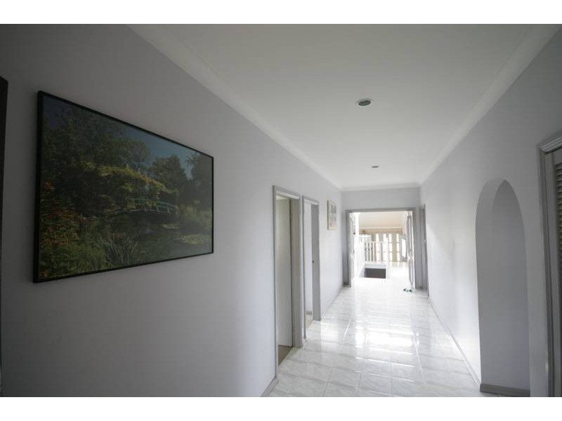 61 Iola Ave, Farmborough Heights NSW 2526