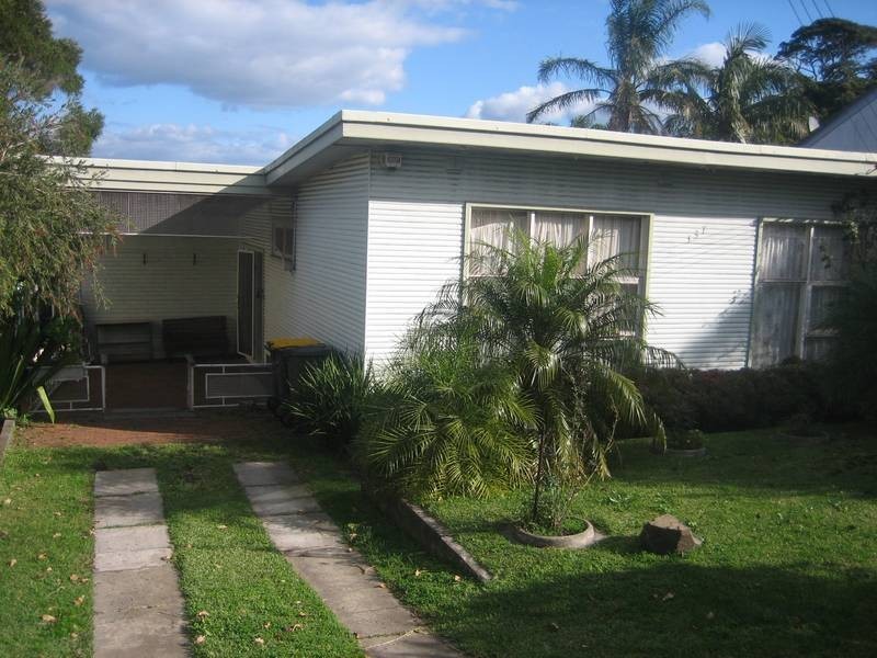 137 Northcliffe Drive, Berkeley NSW 2506