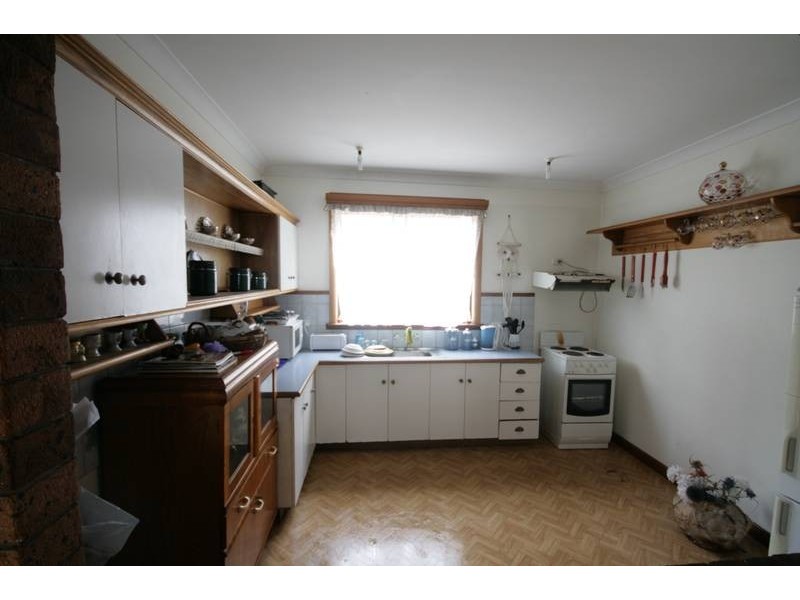 137 Northcliffe Drive, Berkeley NSW 2506