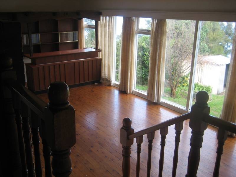 137 Northcliffe Drive, Berkeley NSW 2506