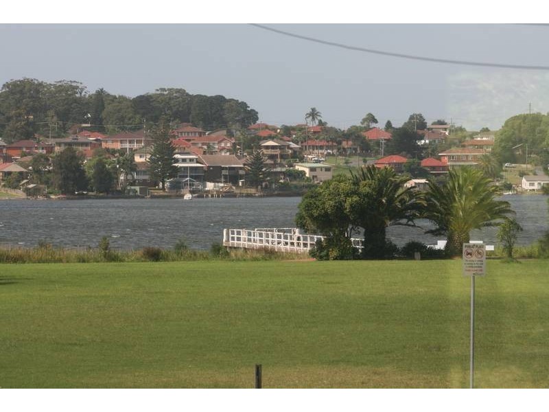 220 Northcliffe Drive, Warrawong NSW 2502