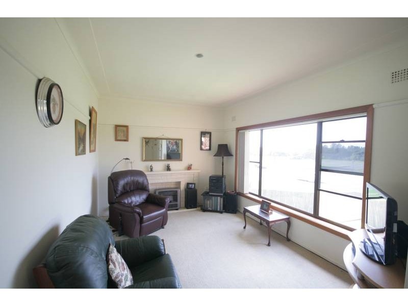 220 Northcliffe Drive, Warrawong NSW 2502