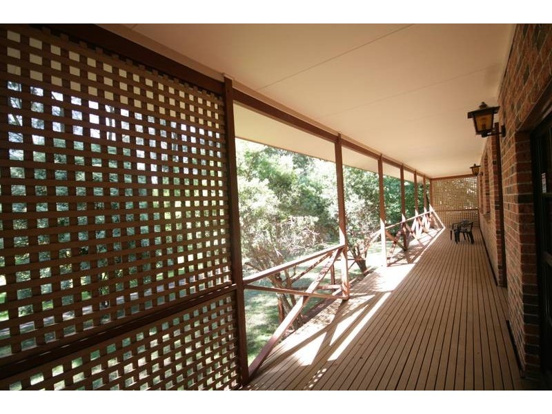 9 Balmaringa Close, Cordeaux Heights NSW 2526