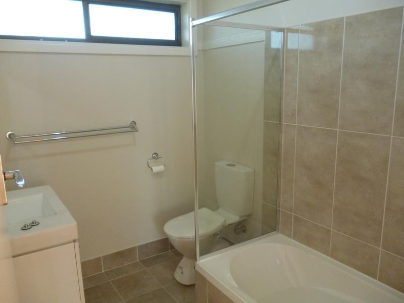 83 Weringa Avenue, Lake Heights NSW 2502