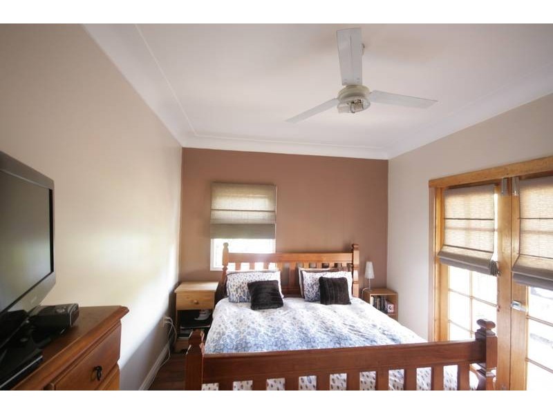 43 Jenkins Street, Unanderra NSW 2526