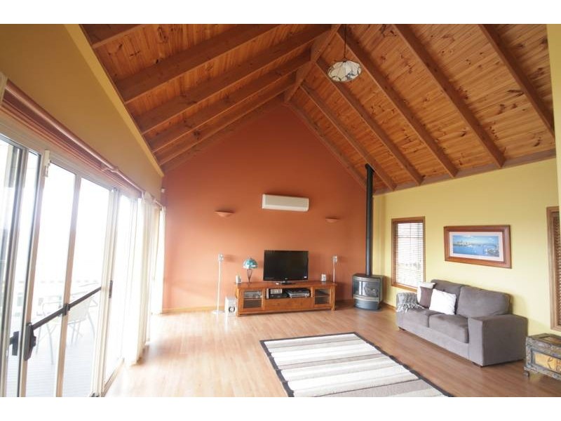 56 Iola Ave, Farmborough Heights NSW 2526