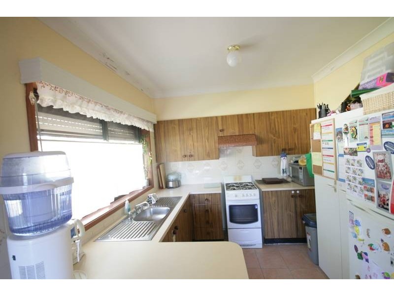 17 Blackman Parade, Unanderra NSW 2526