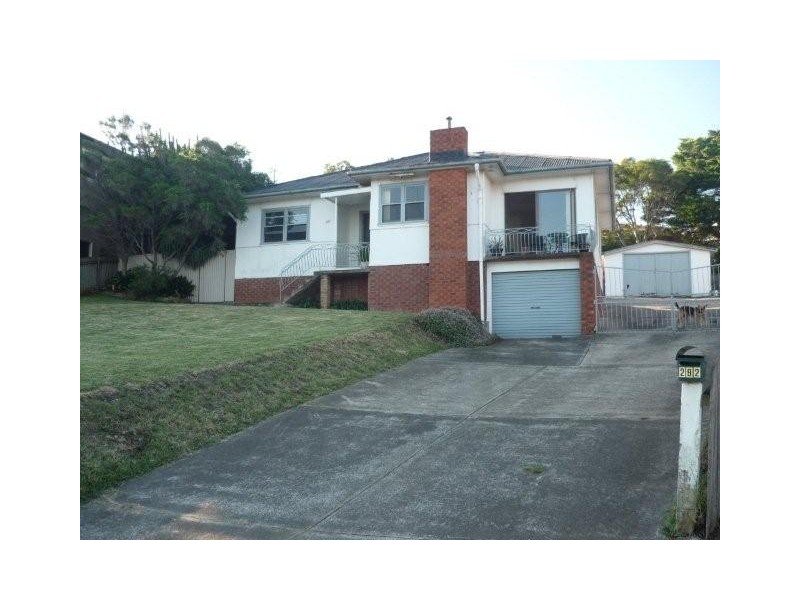 292 Northcliffe Drive, Lake Heights NSW 2502
