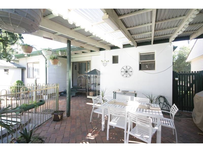 35 Brook Street, Dapto NSW 2530