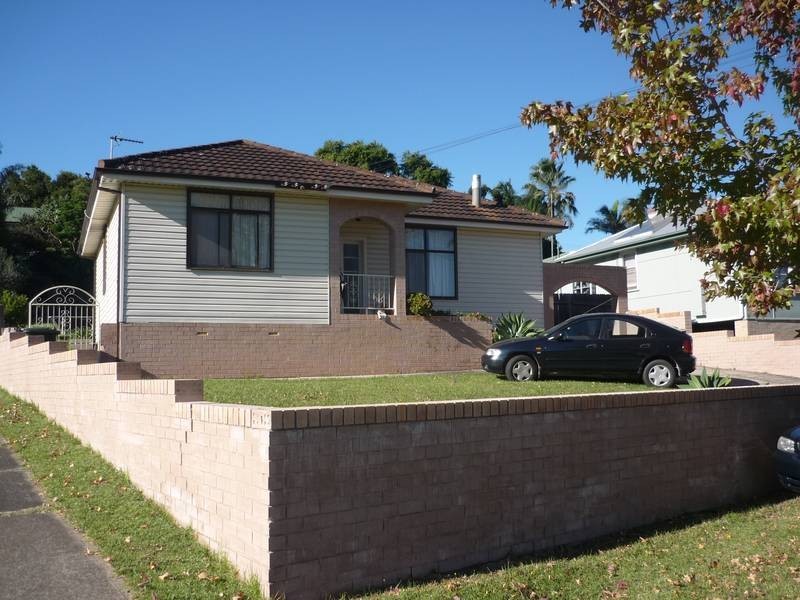 13 Barber Street, Berkeley NSW 2506