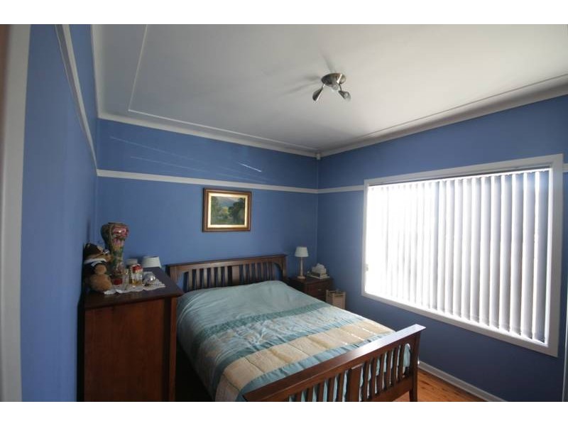 95 Albert St, Unanderra NSW 2526