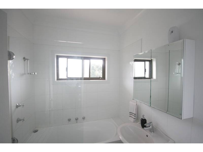 12 Beatus Street, Unanderra NSW 2526